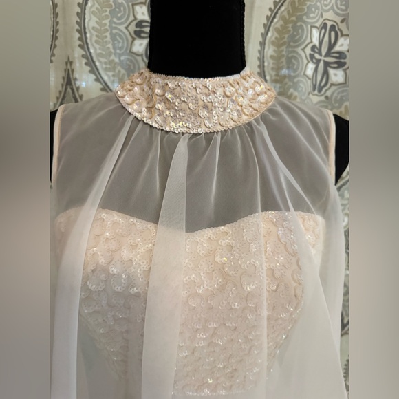 Stunning Vintage 1970’s White Chiffon Gown by the legendary Mike Benet. Size 8 - Picture 2 of 16